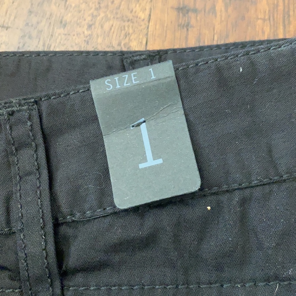 Shorts - Picture 3 of 3